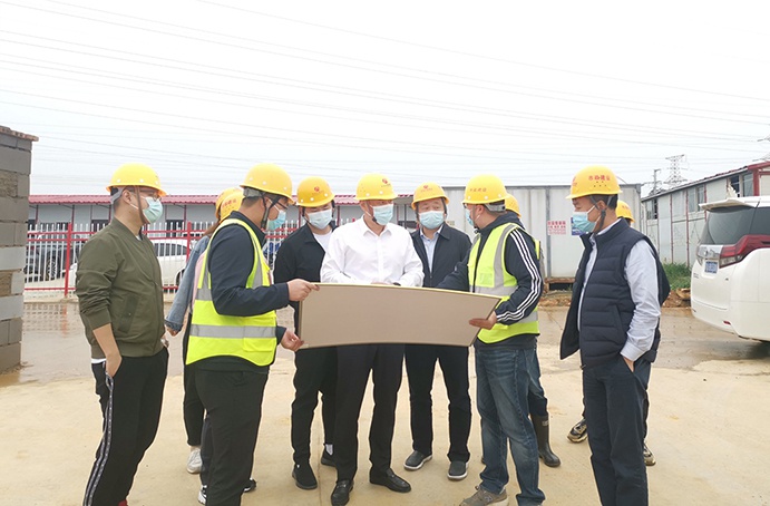 徐旭帶隊(duì)深入項(xiàng)目督導(dǎo)假期疫情防控、安全生產(chǎn)工作，看望慰問(wèn)一線職工03.jpg