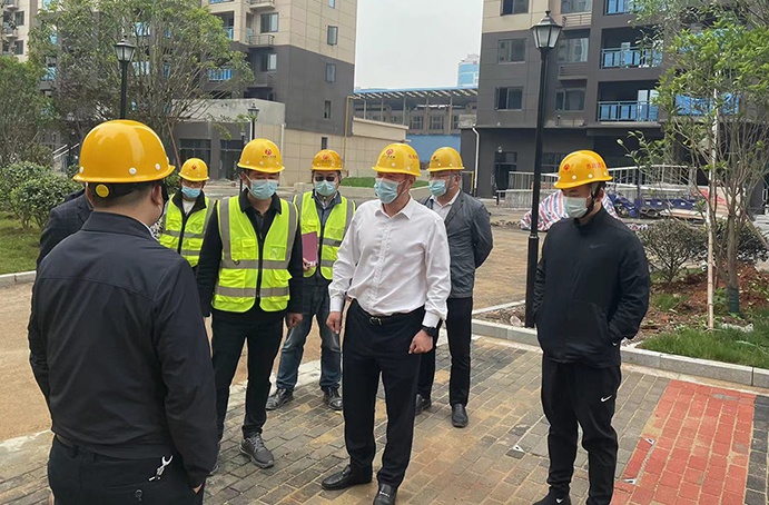 徐旭帶隊(duì)深入項(xiàng)目督導(dǎo)假期疫情防控、安全生產(chǎn)工作，看望慰問(wèn)一線職工02.jpg