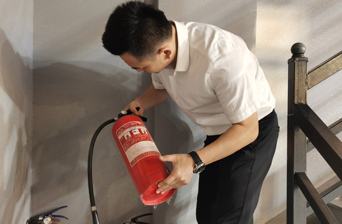 領導班子深入掛點項目督導項目建設和安全生產(chǎn)