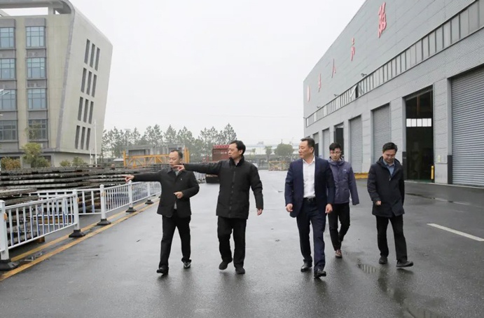 市政公用集團黨委副書記、總經(jīng)理萬義輝到市政遠大公司調(diào)研指導