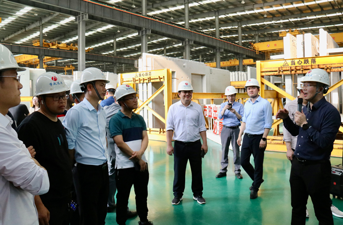 省委黨校第8期中青2班一行50余人來到市政遠(yuǎn)大實(shí)地調(diào)研裝配式建筑