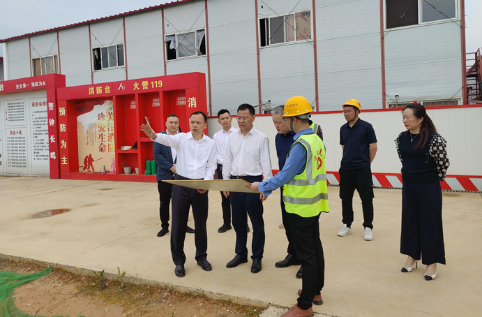 南昌市人大常委會副主任萬昱原到綠色建材科技產業(yè)園項目調研