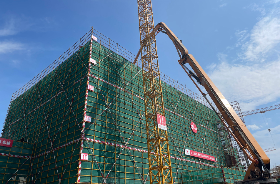 上饒馬家柚產(chǎn)業(yè)園項目生活樓、辦公樓主體結(jié)構(gòu)封頂