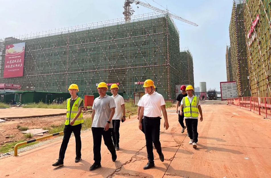 徐旭前往杭州路、新建職校等項(xiàng)目調(diào)研慰問