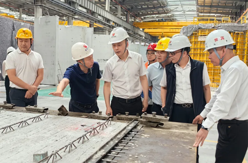 葛威敏到綠色產(chǎn)業(yè)園、新建區(qū)人民醫(yī)院二部項(xiàng)目調(diào)研