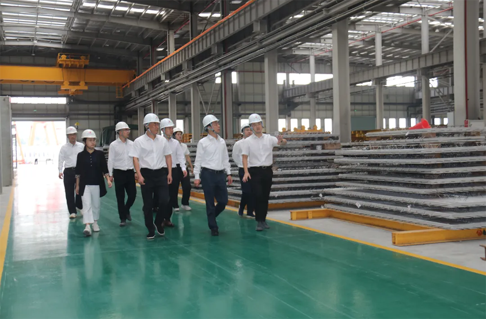 市政公用集團(tuán)黨委書記、董事長萬義輝到市政綠色建材科技產(chǎn)業(yè)園調(diào)研指導(dǎo)投產(chǎn)前工作